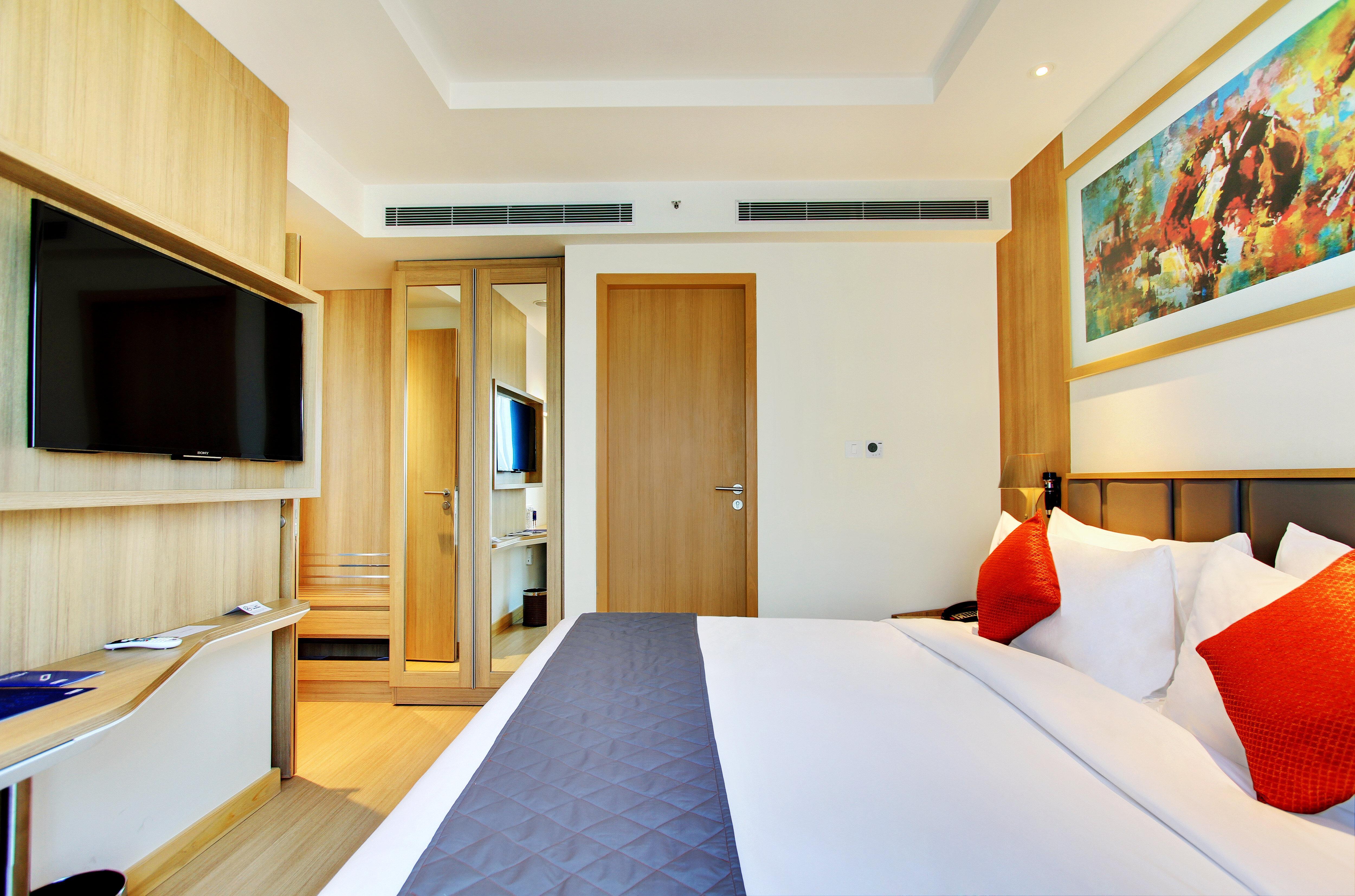 Holiday Inn Bengaluru Racecourse By Ihg Exterior photo Deluxe Room