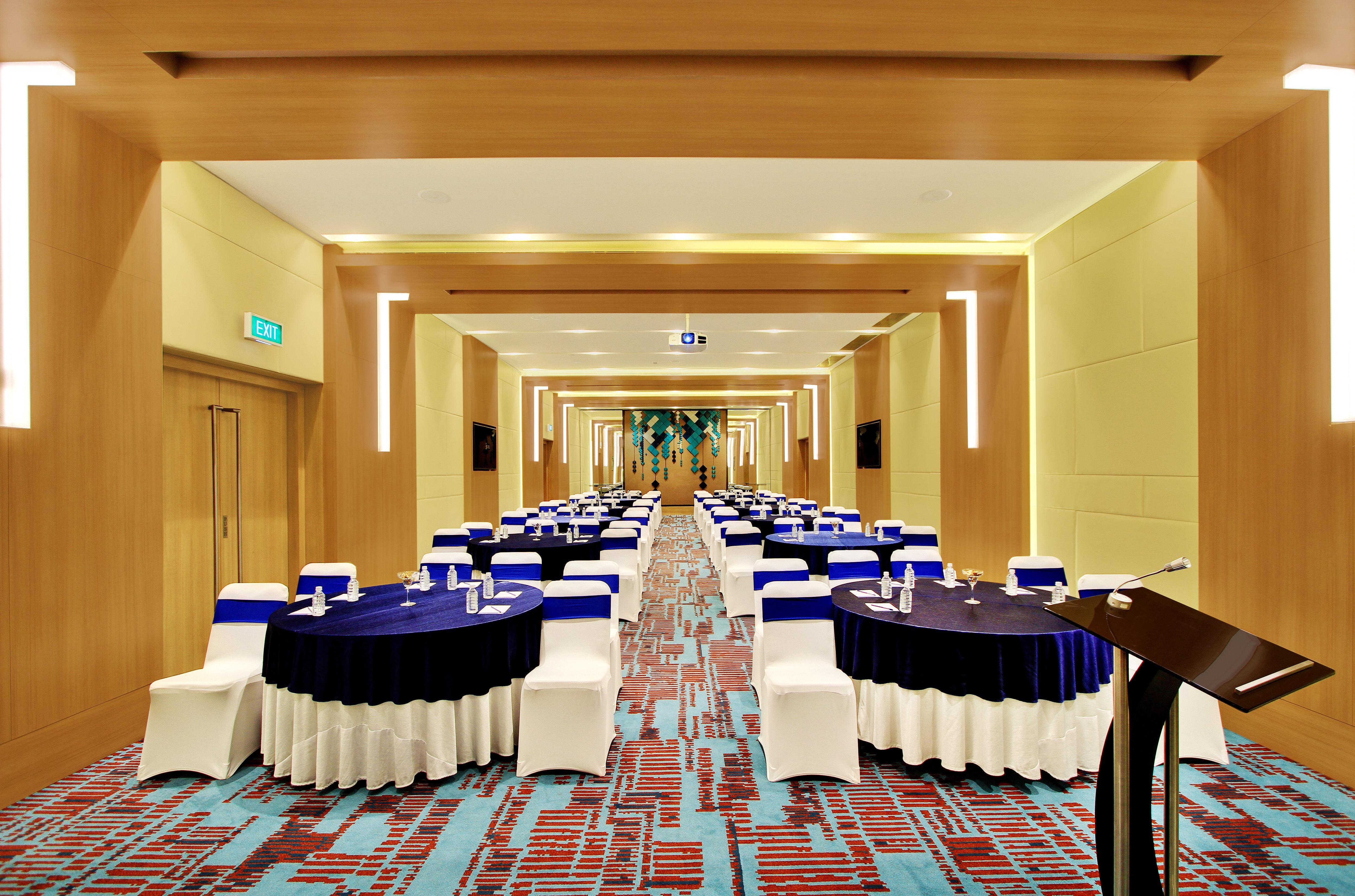 Holiday Inn Bengaluru Racecourse By Ihg Exterior photo Meeting room