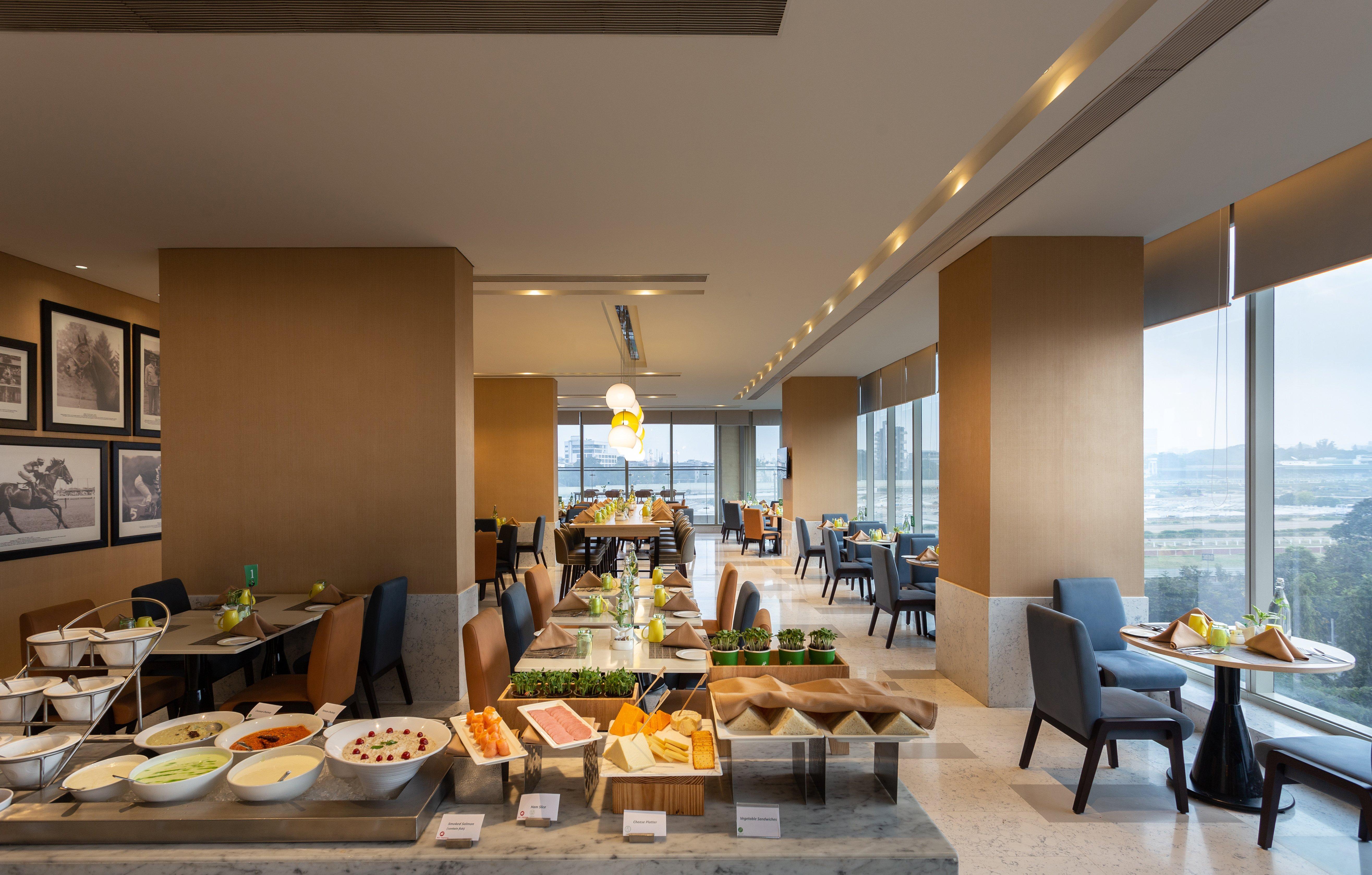 Holiday Inn Bengaluru Racecourse By Ihg Exterior photo The Club Lounge at the hotel