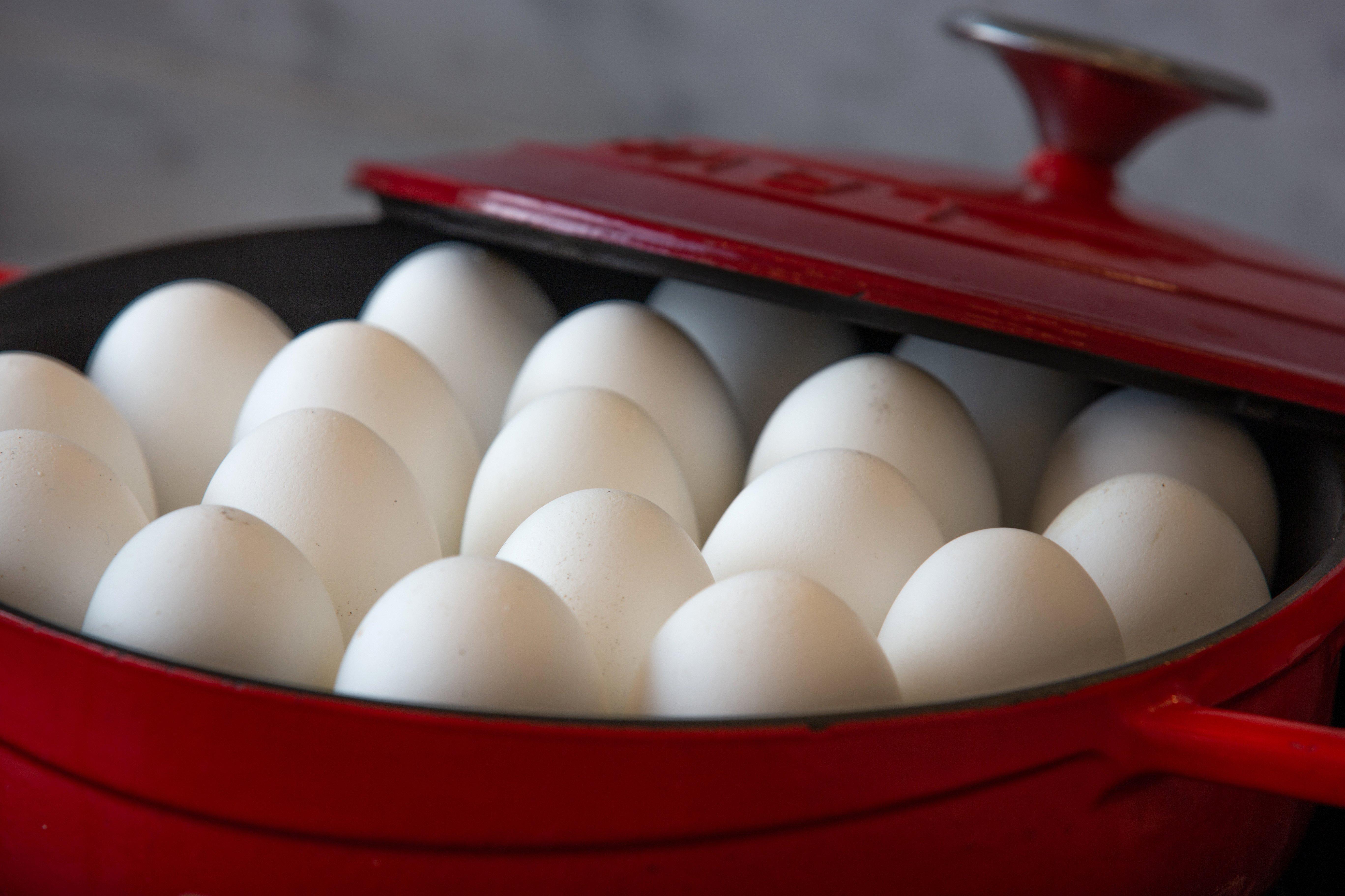 Holiday Inn Bengaluru Racecourse By Ihg Exterior photo Eggs in a Le Creuset