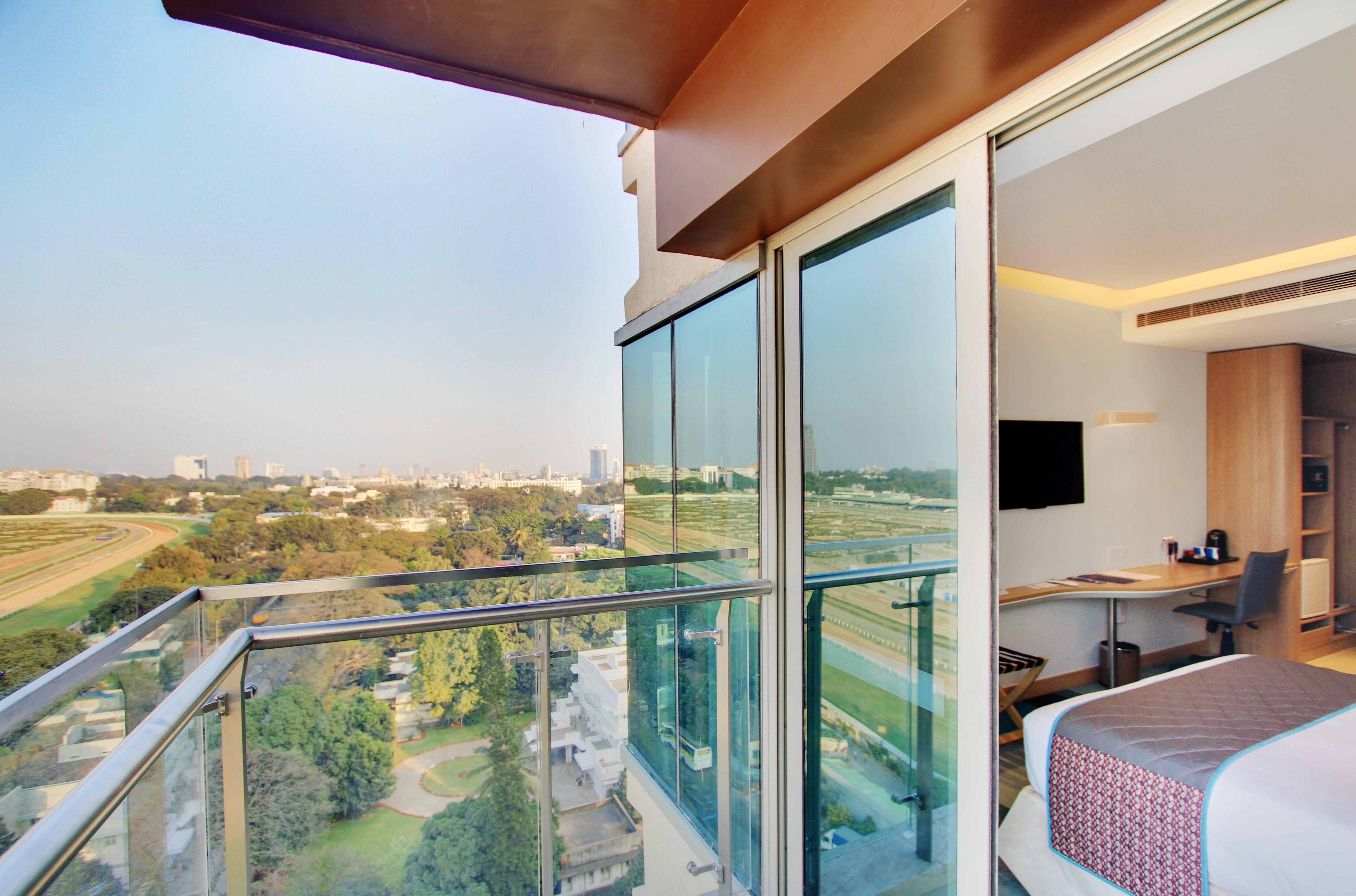 Holiday Inn Bengaluru Racecourse By Ihg Exterior photo A room at the hotel