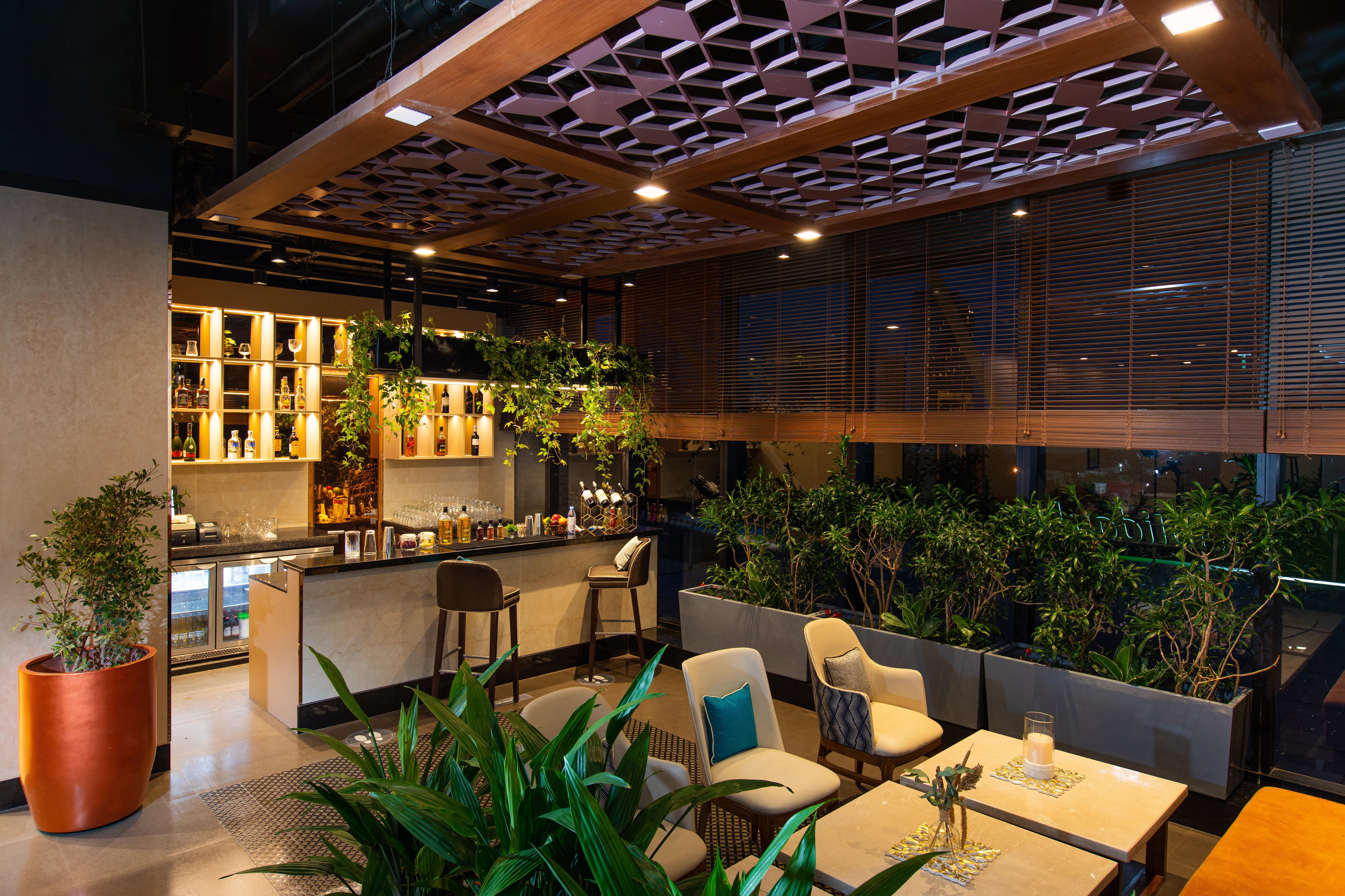 Holiday Inn Bengaluru Racecourse By Ihg Exterior photo The lounge at the airport