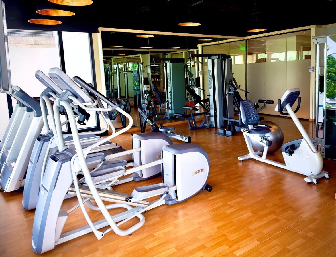 Holiday Inn Bengaluru Racecourse By Ihg Exterior photo A gym