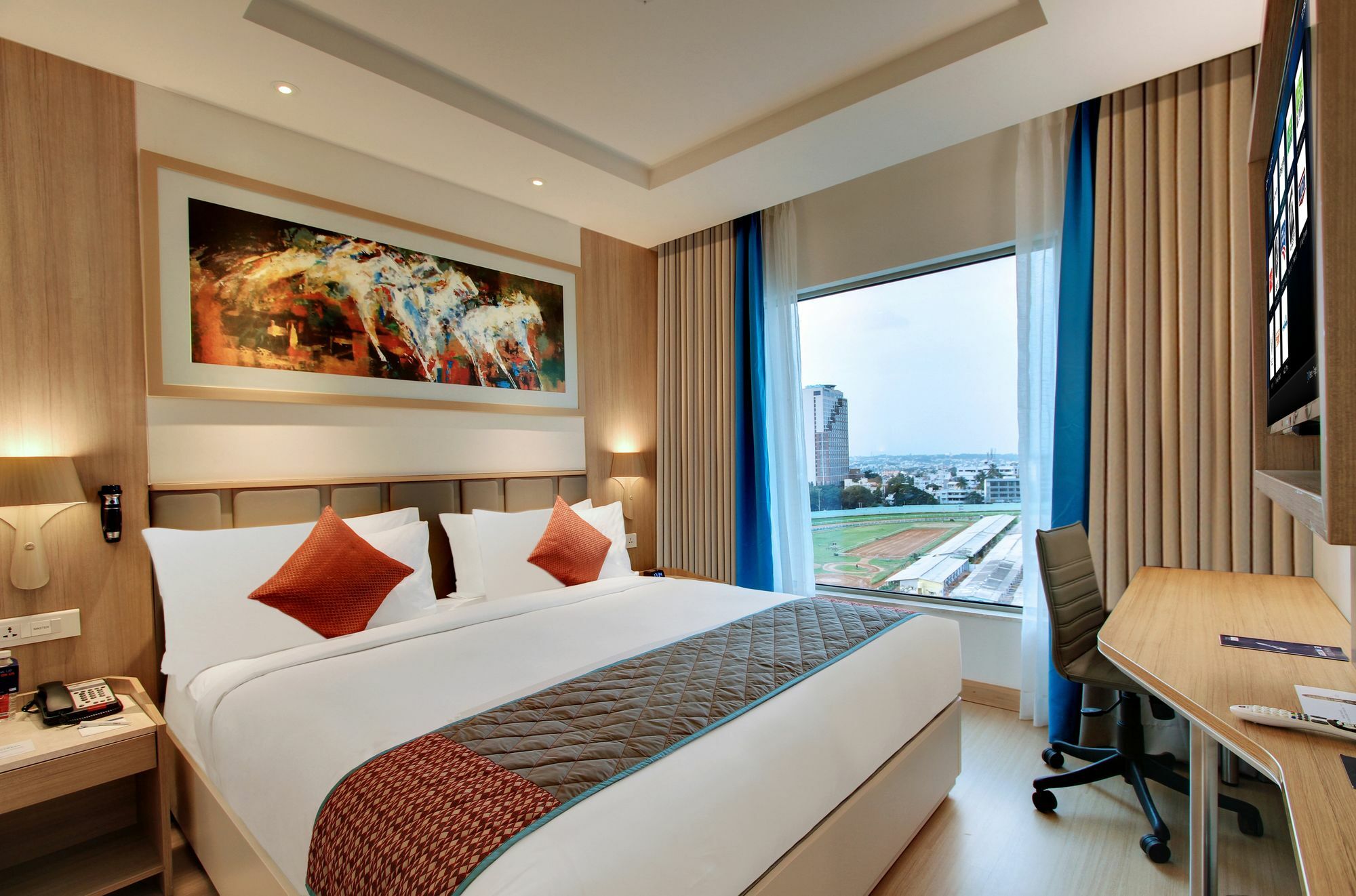 Holiday Inn Bengaluru Racecourse By Ihg Exterior photo A room at the hotel