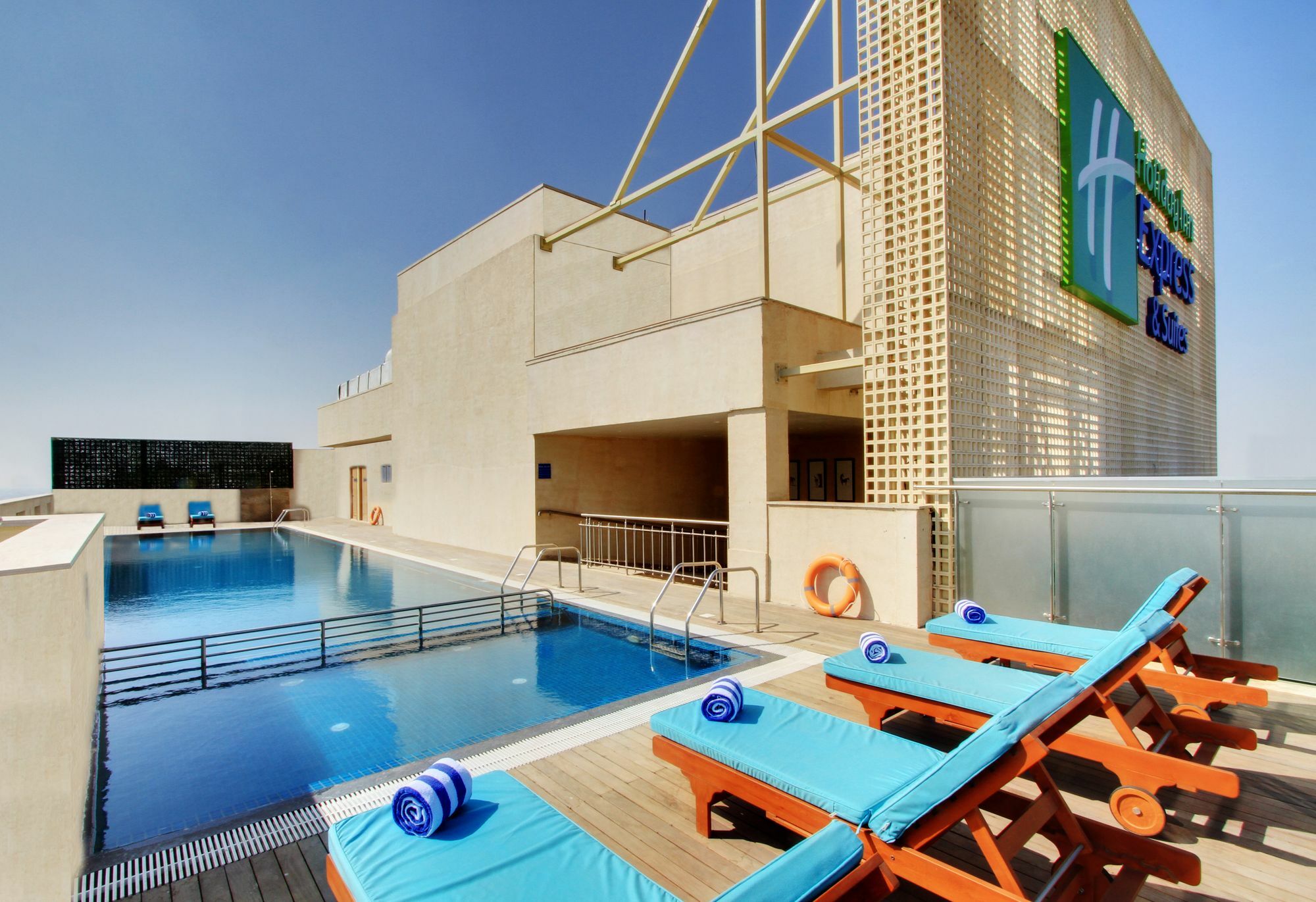 Holiday Inn Bengaluru Racecourse By Ihg Exterior photo Holiday Inn Express Dubai